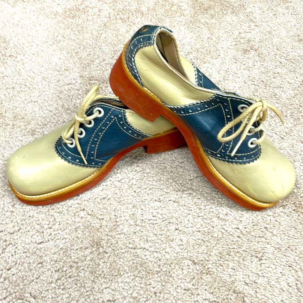 Vintage Women’s Saddle shoes